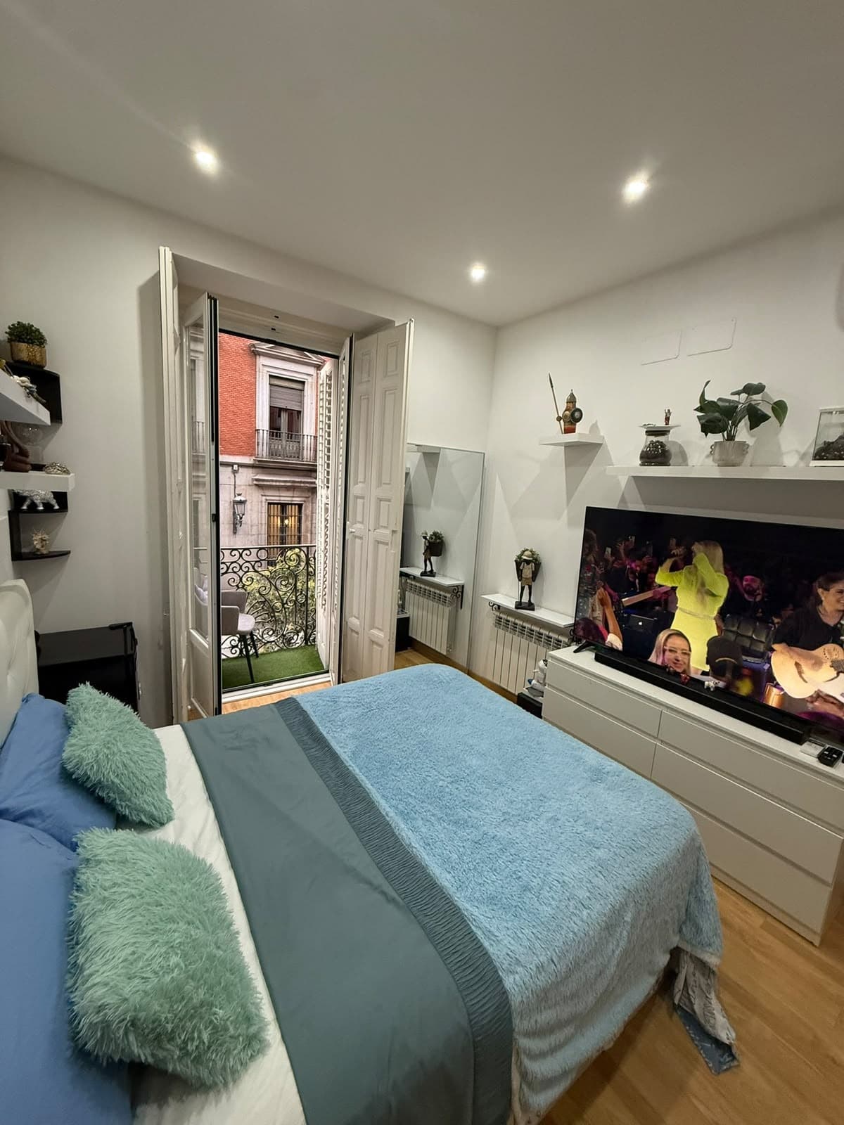 Luxury Room 8